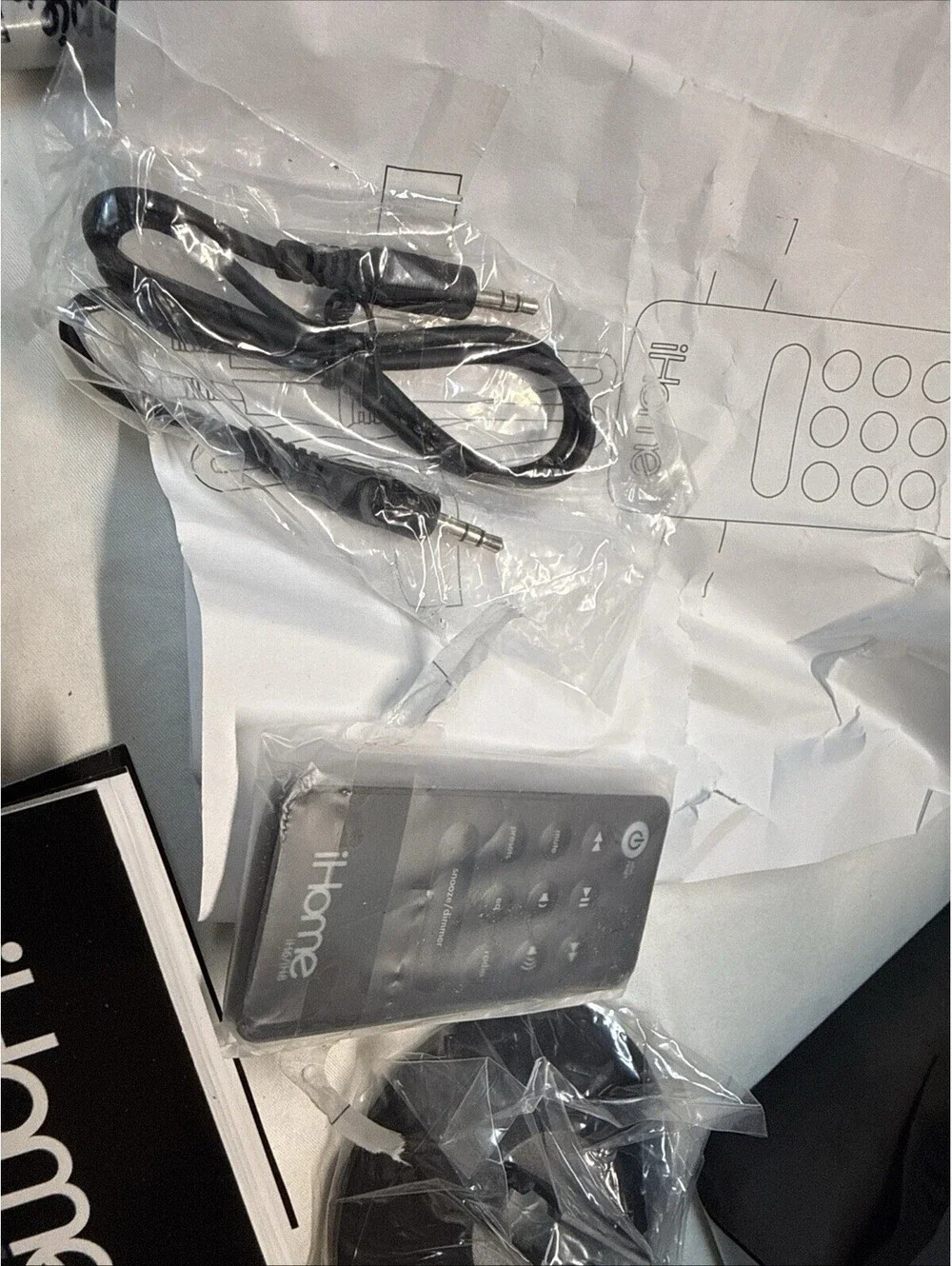 iHome iH8 Digital Clock Radio iPod Dock Dual Alarm Remote Black-  No Cord